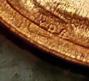 2004-P-Lincoln-Split-Planchet-Top-Of-United-On-The-Reverse?
